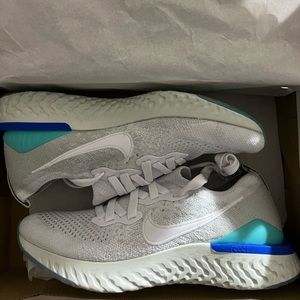 Nike Epic React Flyknit 2